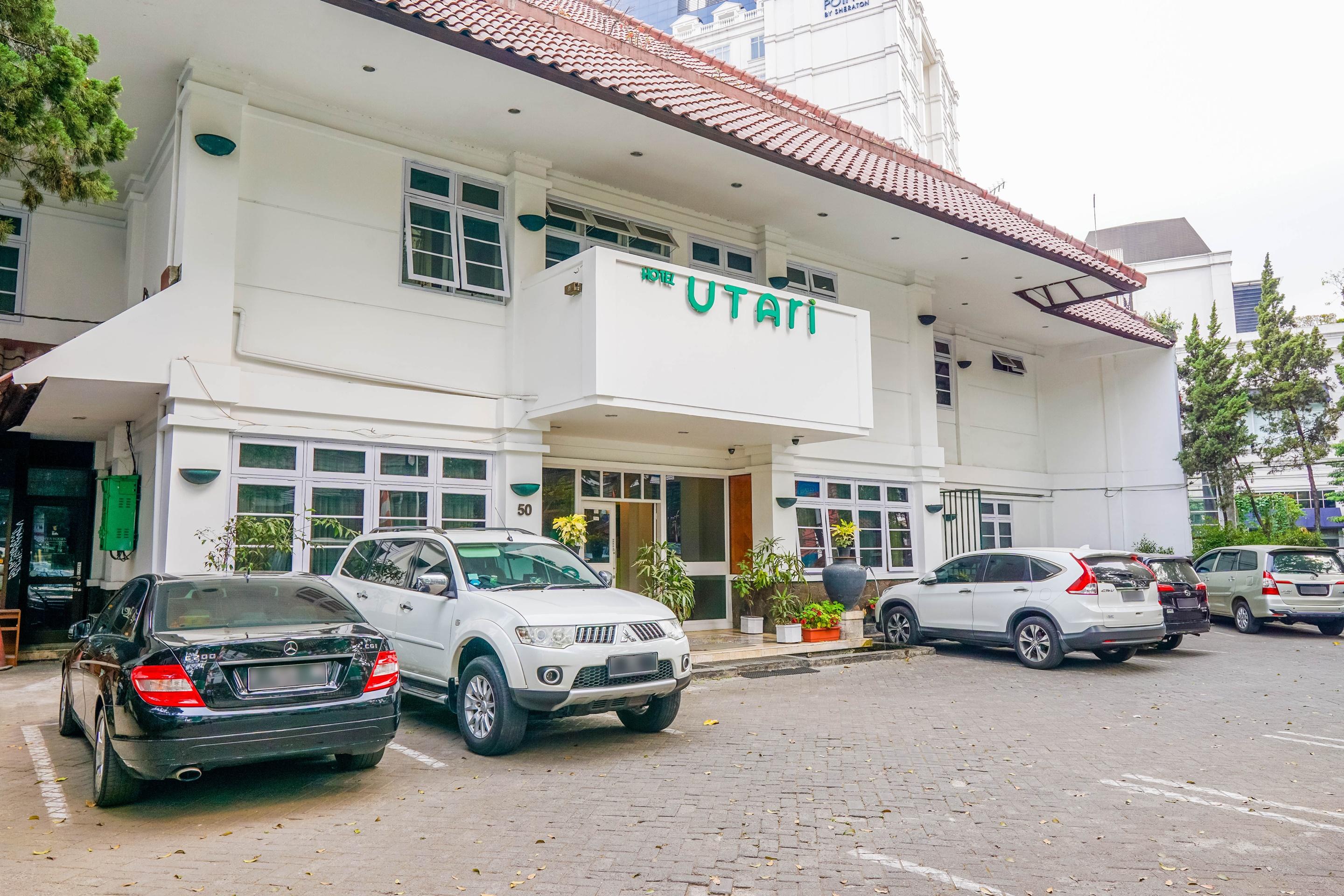 Hotel Utari Dago バンドゥン エクステリア 写真